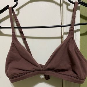 SKIMS FITS EVERYBODY TRIANGLE BRALETTE SMALL
